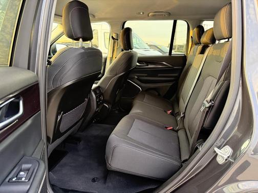 2022 Jeep Grand Cherokee Laredo