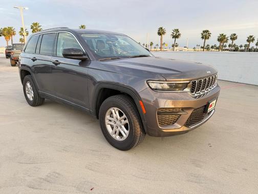 2022 Jeep Grand Cherokee Laredo