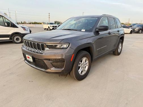 2022 Jeep Grand Cherokee Laredo