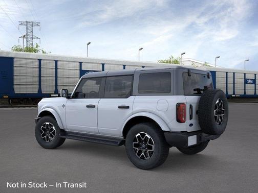 Oxford White 2026 Ford Bronco Outer Banks