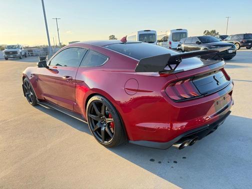 2021 Ford Shelby GT500 Base