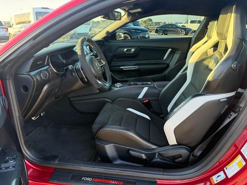 2021 Ford Shelby GT500 Base