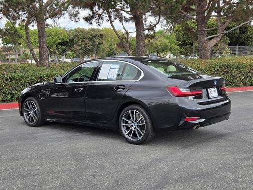 2022 BMW 330e 330e