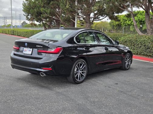 2022 BMW 330e 330e
