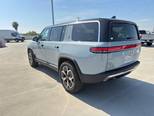 2023 Rivian R1S Adventure Quad Motor Large Pack