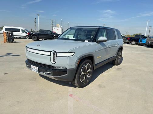 2023 Rivian R1S Adventure Quad Motor Large Pack