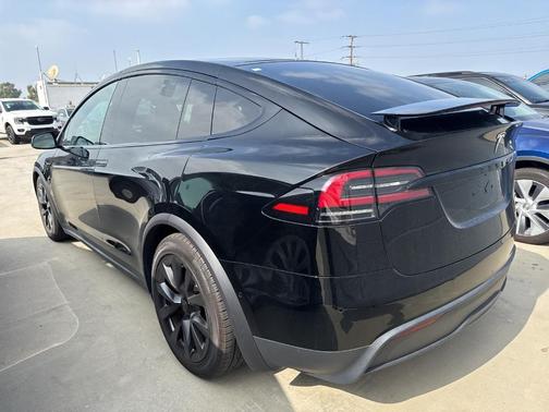 2022 Tesla Model X Base