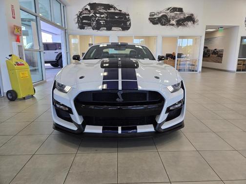 2020 Ford Shelby GT500 Base