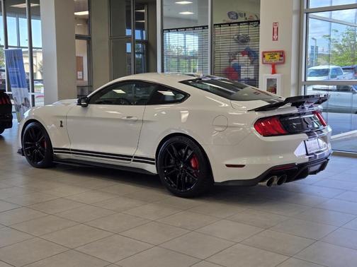 2020 Ford Shelby GT500 Base