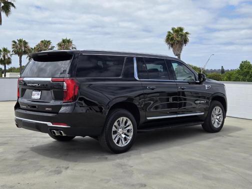 Onyx Black 2025 GMC Yukon XL Denali