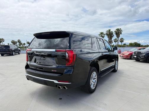 Onyx Black 2025 GMC Yukon XL Denali