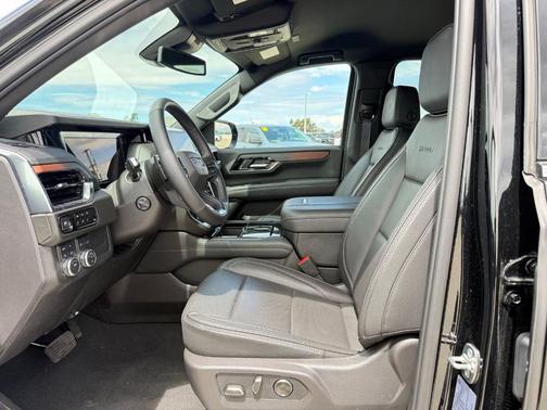 Onyx Black 2025 GMC Yukon XL Denali