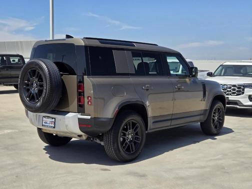 Gondwana Stone 2025 Land Rover Defender P300