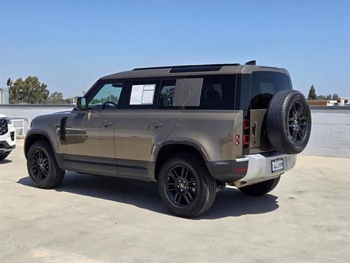 Gondwana Stone 2025 Land Rover Defender P300