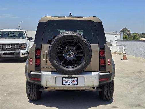 Gondwana Stone 2025 Land Rover Defender P300