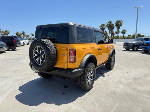 Orange Metallic 2022 Ford Bronco Badlands