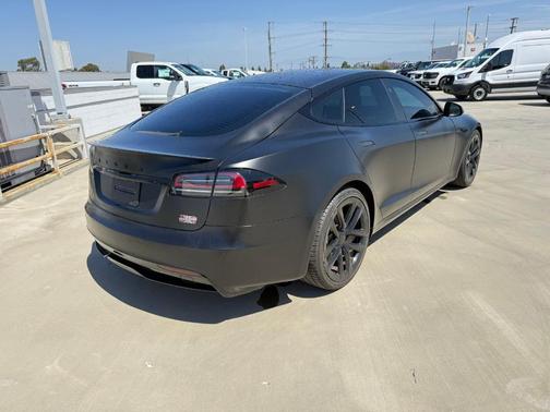 Black 2022 Tesla Model S Plaid