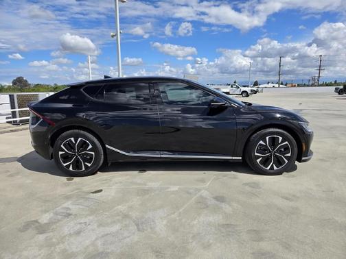 Aurora Black 2024 Kia EV6 Wind
