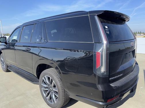 2023 Cadillac Escalade ESV Sport