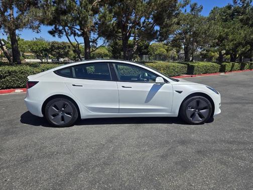 2022 Tesla Model 3 Base