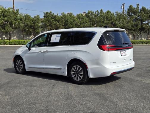 2023 Chrysler Pacifica Hybrid Limited
