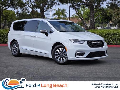 2023 Chrysler Pacifica Hybrid Limited