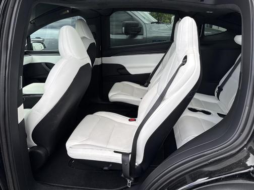 2022 Tesla Model X Plaid