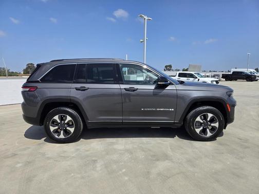 Metallic 2022 Jeep Grand Cherokee 4xe Base
