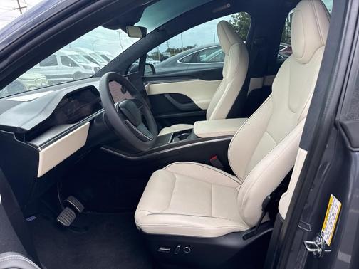 2023 Tesla Model X Plaid
