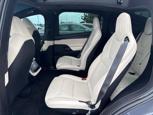 2023 Tesla Model X Plaid