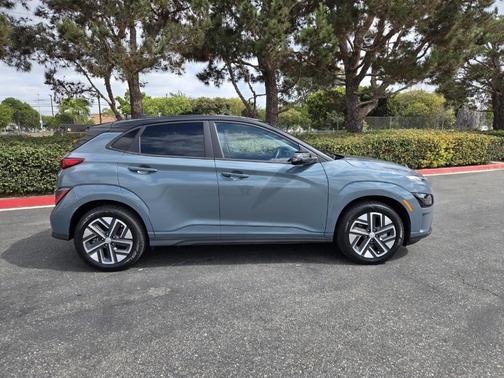 2023 Hyundai KONA EV SE