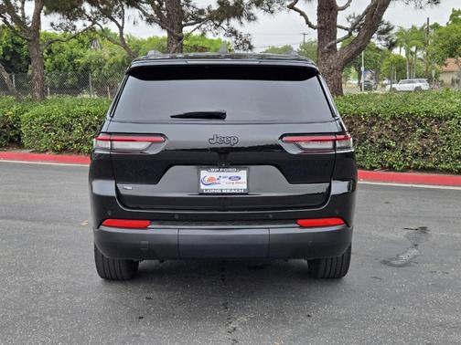 2021 Jeep Grand Cherokee L Laredo