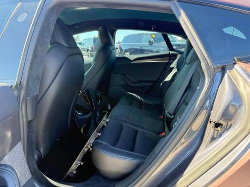 2022 Tesla Model S Plaid