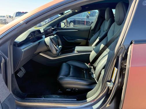 2022 Tesla Model S Plaid