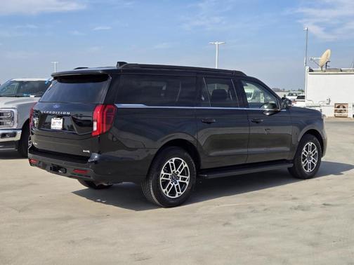 Black Metallic 2025 Ford Expedition Max Active