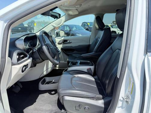 Bright White Clearcoat 2023 Chrysler Pacifica Hybrid Touring L