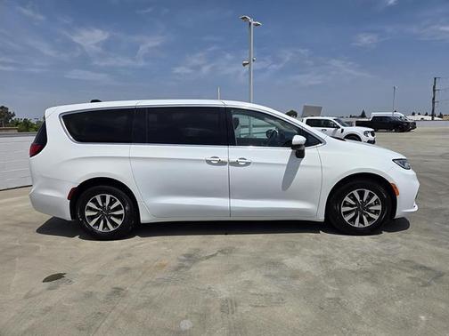 Bright White Clearcoat 2023 Chrysler Pacifica Hybrid Touring L