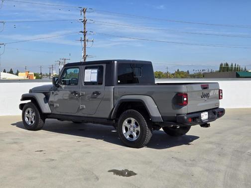 2021 Jeep Gladiator Sport