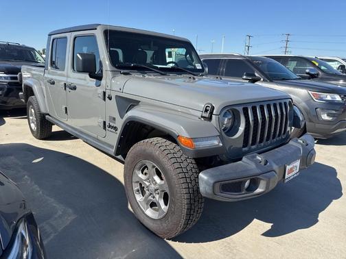 2021 Jeep Gladiator Sport