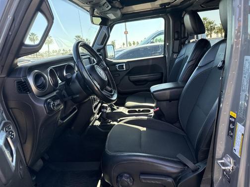 2021 Jeep Gladiator Sport