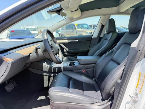 White 2023 Tesla Model 3 Base