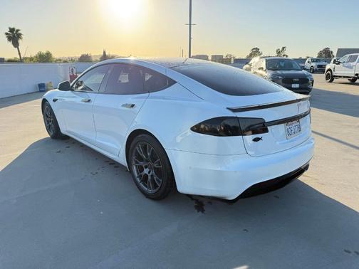 2022 Tesla Model S Base