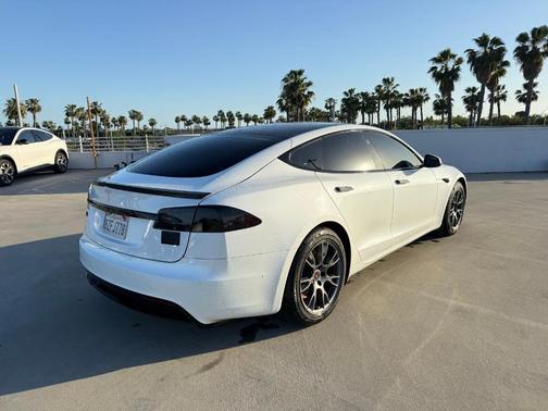 2022 Tesla Model S Base