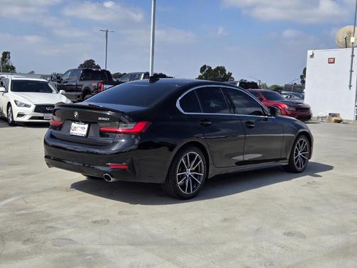 2020 BMW 330 i
