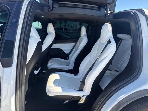 2022 Tesla Model X Base