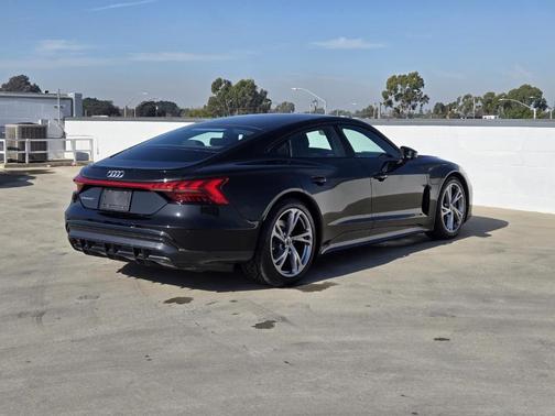 2022 Audi e-tron GT Premium Plus