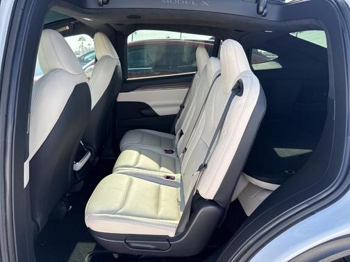 2022 Tesla Model X Base