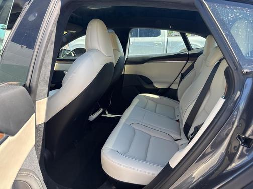 2021 Tesla Model S Plaid