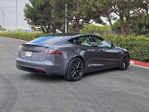 2021 Tesla Model S Plaid