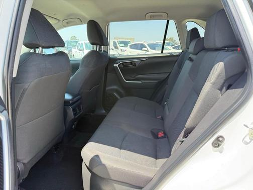 Ice 2024 Toyota RAV4 Hybrid LE